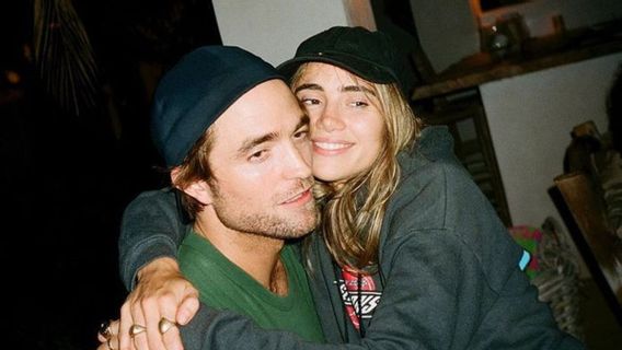 Selamat, Suki Waterhouse Lahirkan Anak Pertama Robert Pattinson