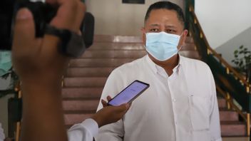 Antisipasi Penularan COVID-19 Lewat Droplet, Pemkot Surabaya Razia Pedagang Terompet