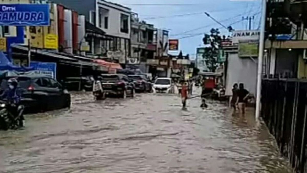 Rain Of Guyur Samarinda Since Early Childhood Today: 30 Flood Areas, 16 Longsor Points