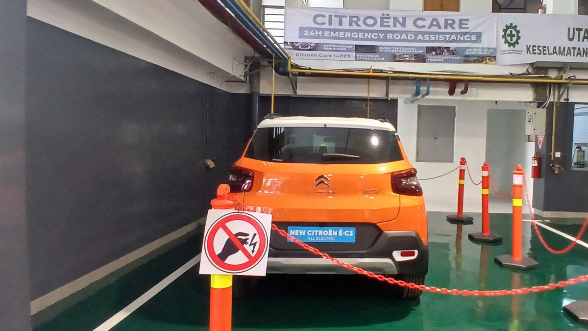 Indomobil Tentez Tous les points de vente Citroen en Indonésie présentent un service de remplacement de batteries EV