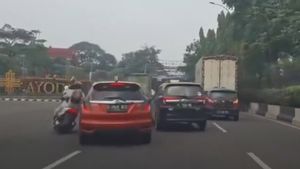 Sopir Daihatsu Sigra Ugal-ugalan di Tangerang, Mobil Honda Jazz dan Pemotor Jadi Korban