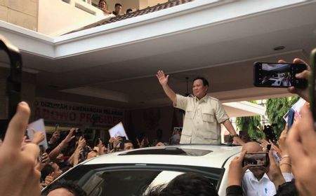 Prabowo ke Relawan: Ganjar Sahabat Saya, Anies Baswedan Sahabat Saya 