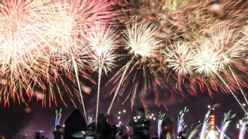 حزب العمال جيه حاكم سولبار يحظر حفلات الزهور النارية خلال عيد الميلاد والعام الجديد