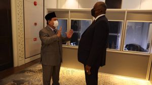  Prabowo Bercengkrama dengan Menhan AS Lloyd Austin di Singapura