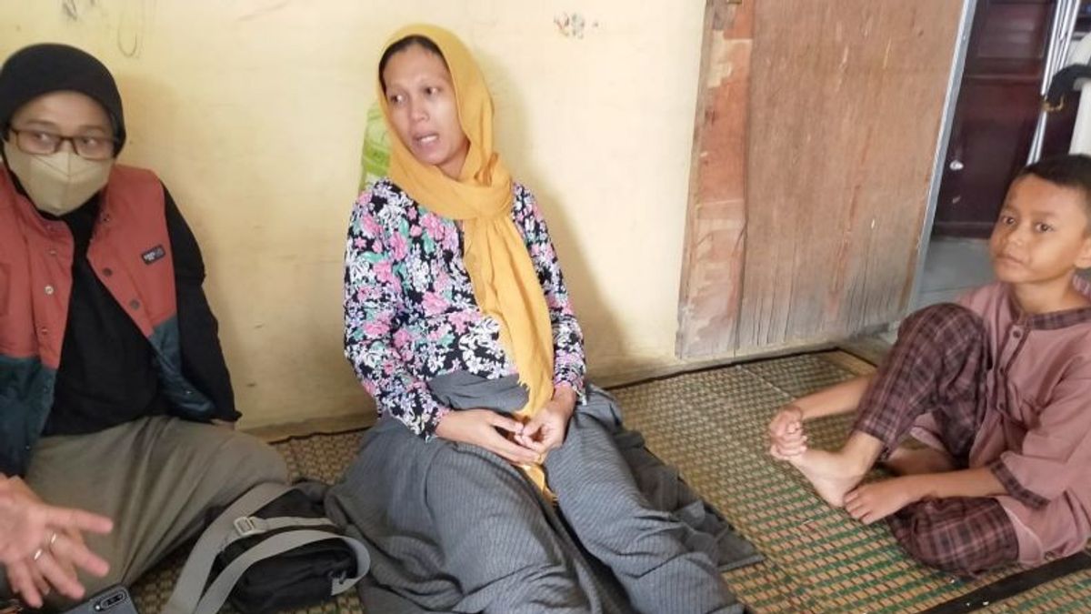 Pregnant Woman And Her Three Children Survive Landslide Disaster In Cijeruk, Husband Can't Help