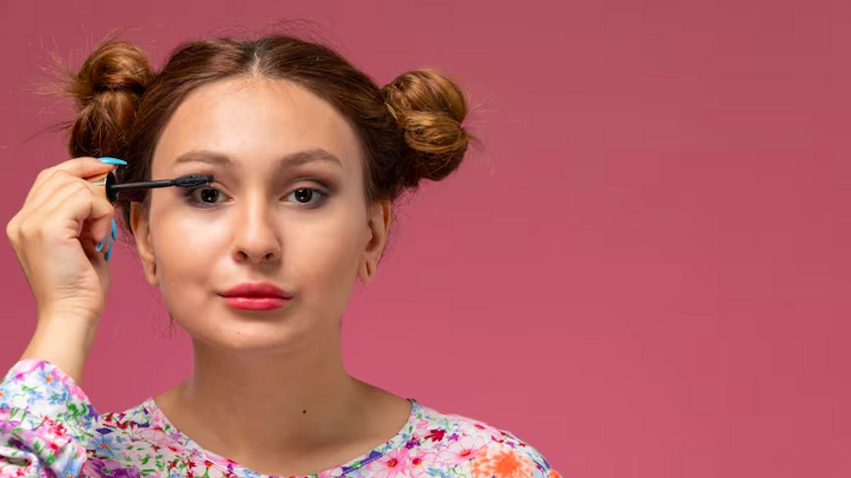 Tren Alis Natural yang Dianggap sebagai Riasan Wajah hingga Simbol Ekspresi Diri