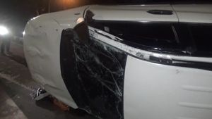 Toyota Rush Hits Trotar Until It Rolls Over In Jakut, Driver Admits He's Sleepy Homecoming