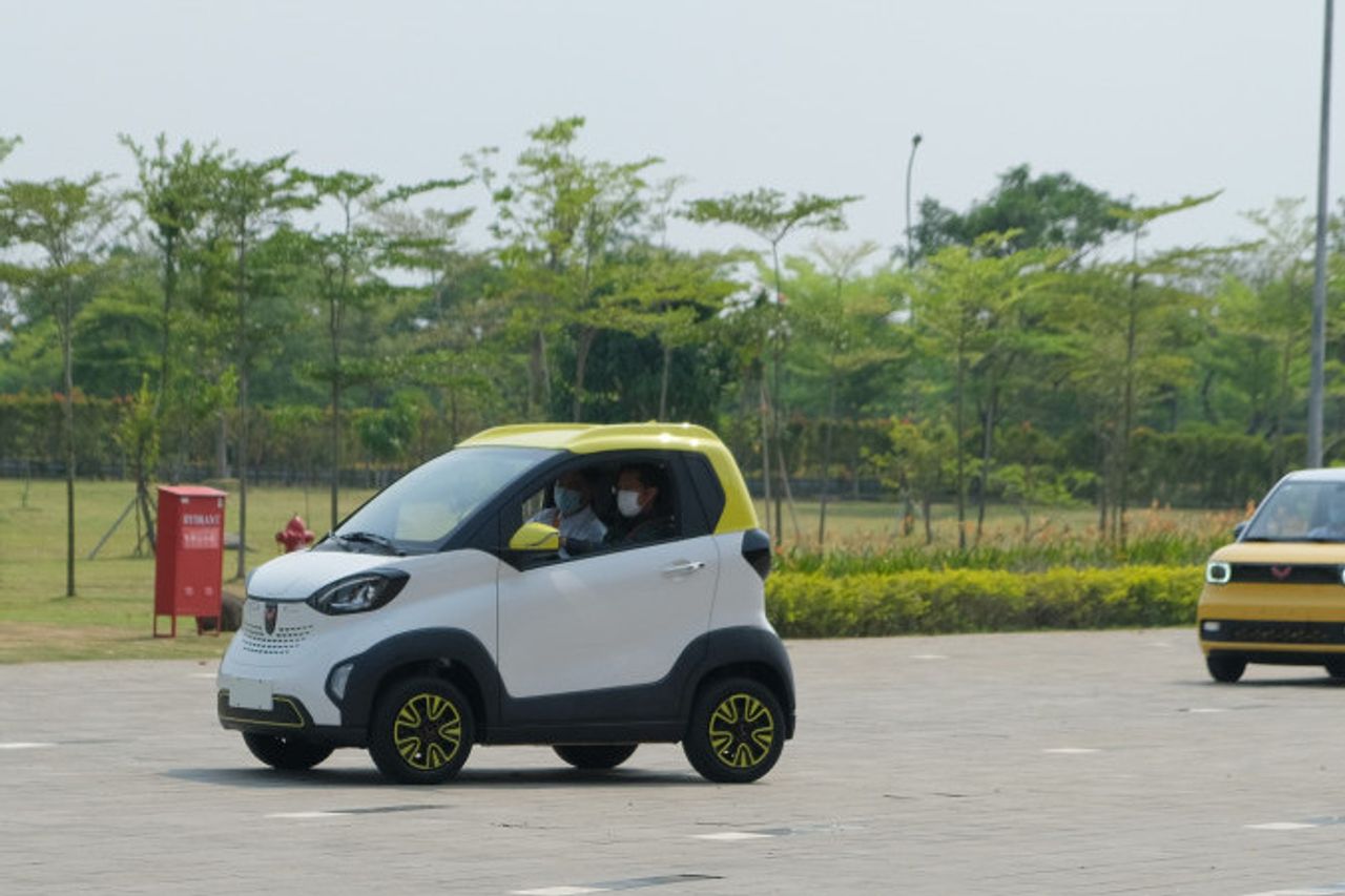 Geberインドネシアでの電気自動車の使用、政府は2つのインセンティブを準備します