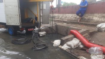 JISの前のロブの浸水は、ポンプ車の吸い込みの後、うまくいきました