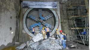 Mesin Bor Terowongan MRT Jakarta Sambungkan Stasiun Glodok dan Kota