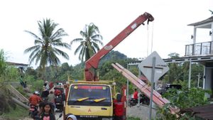 400 Lebih Jalan Sumbar Hancur, BNPB Pasok 6,5 Ton Bantuan Udara