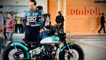 回顾机场到曼达利卡赛道，佐科威穿着G20限量版主题夹克看起来冲刺