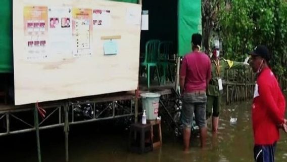 Hari Pencoblosan Rawan Banjir, KPU Bangun 24 TPS Panggung di Pekalongan  