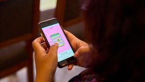 Les habitudes réactives sur Internet peuvent mener à des escroqueries, un psychologue recommande de s'arrêter 10 secondes