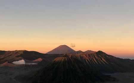 Turis Asing Pipis Sembarangan di Puncak Bromo, BB TNBTS: Sangat Tak Etis, Cederai Kesakralan Lokasi