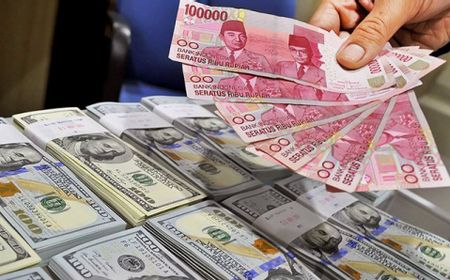 Dihinggapi Beragam Sentimen, Pergerakan Rupiah Selasa Diprediksi Melemah