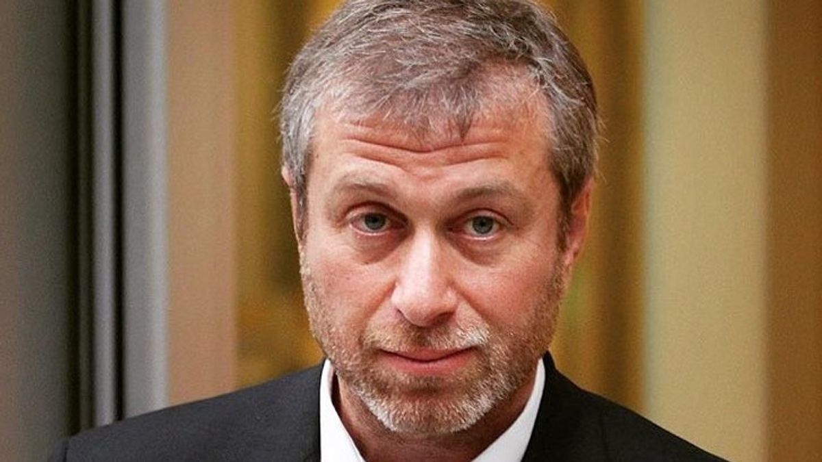 Chelsea Owner Roman Abramovich Wasn't Poisoned, But Tear Gas Canister Exploded?