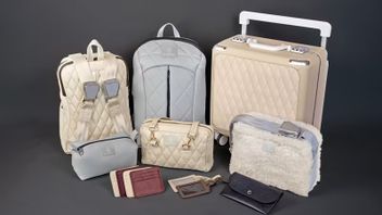 エミレーツ航空は、航空機の内部リサイクルからカードストックにスーツケースを発売します