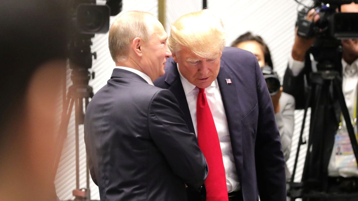 Trump Berbicara dengan Putin Jelang Kunjungan Zelensky Hari Ini