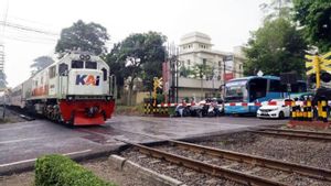Kecelakaan Bus vs Kereta Api Dhoho: Sudah Ada di Undang Udang, Pengemudi Kendaraan Wajib Berhenti Ketika Sinyal Kereta Berbunyi