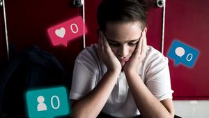 Remaja Rentan Terjebak Validasi Akibat Media Sosial, Efeknya Tingkatkan Risiko Gangguan Mental
