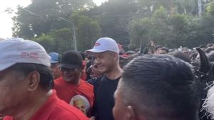 Sambil Jalan Sehat di Denpasar, Gubernur Koster Perkenalkan Ganjar Pranowo sebagai Capres