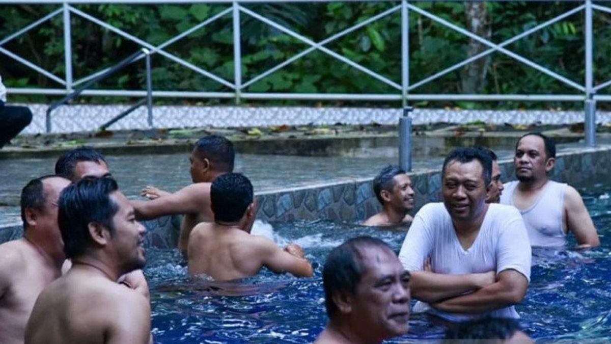 The NTB Governor Answers The Criticism Of Netizens About Being Caught Taking A Bath Together, It's Impossible To Swim With A Mask