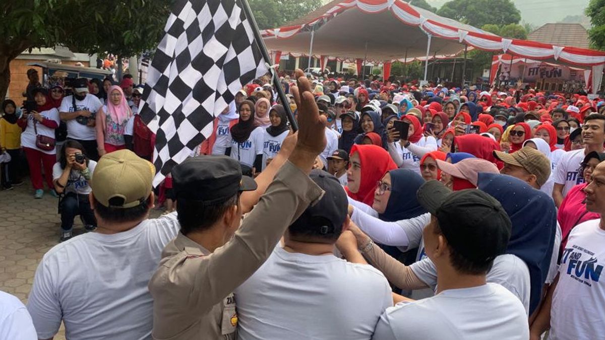 Ribuan Warga Antusias Ikuti Jalan Sehat Bersama PT Indo Raya Tenaga