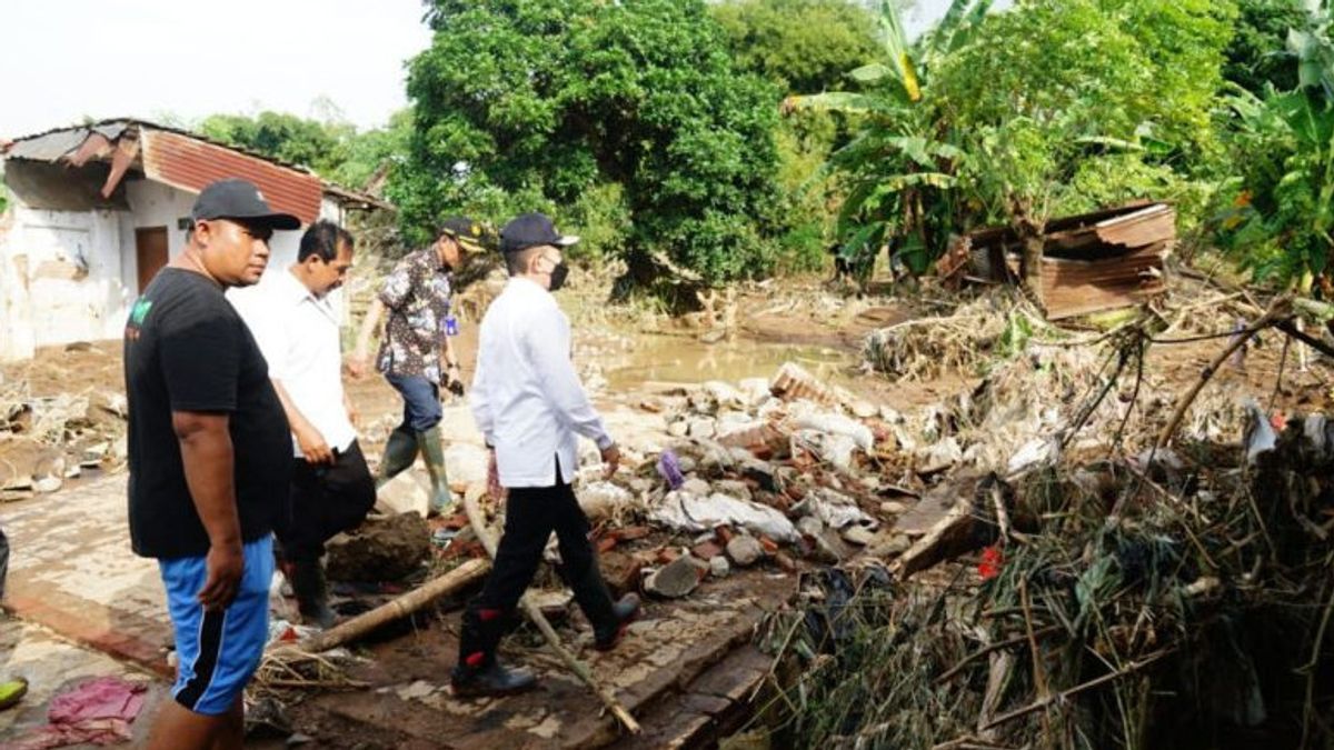 25 Houses In Margoyoso Pati Drowned By Flash Flood