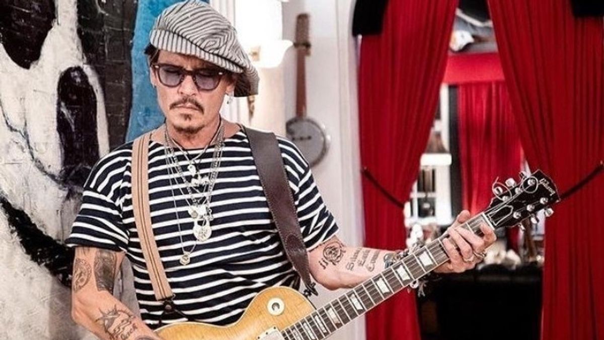 Produser Musik Tom Zutaut Sebut Johnny Depp Gitaris Terburuk yang Pernah Dilihatnya