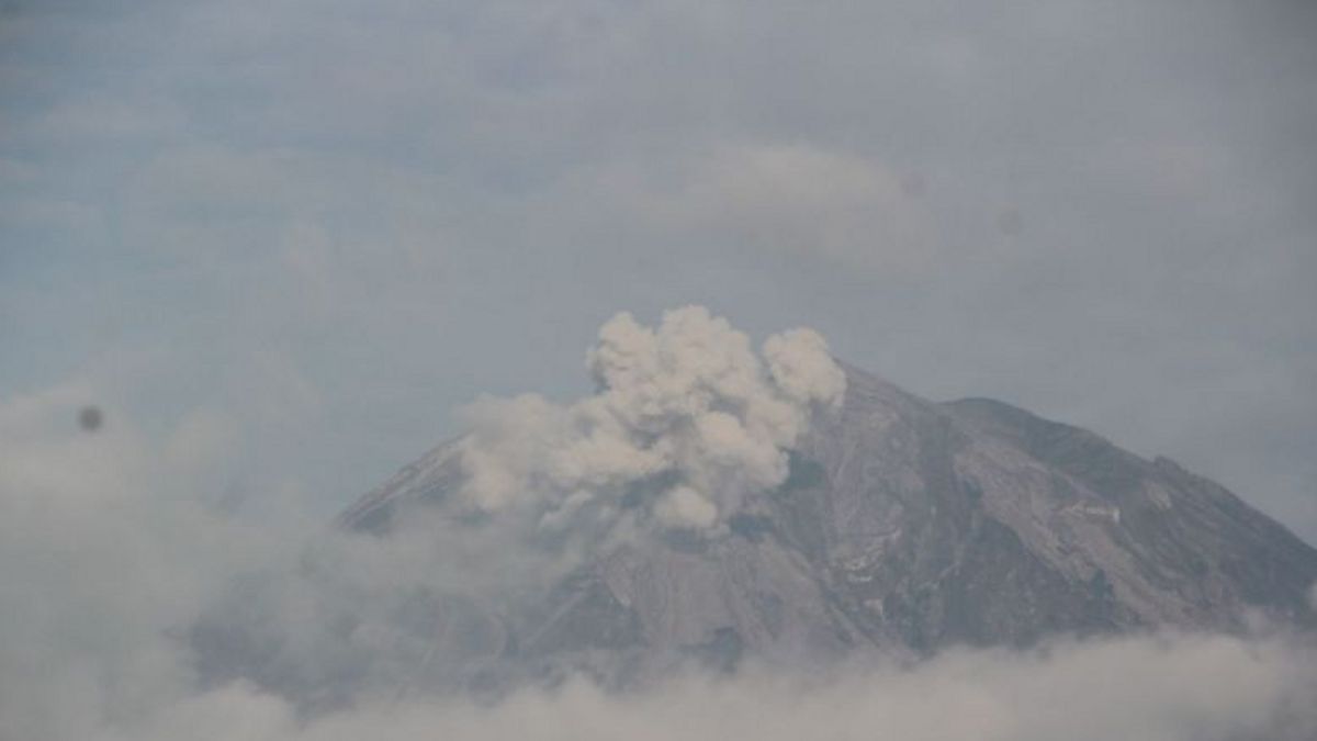 With The Potential For The Flow Of Mount Semeru Lahar, Residents Are Asked To Stay Away From Besuk Kobokan