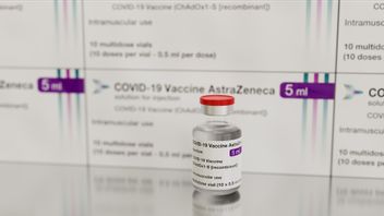 DKI Inject Vaccine To RW Kumuh Residents Using AstraZeneca