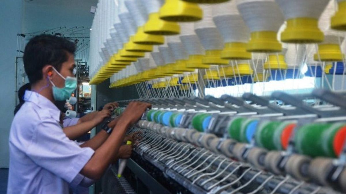 PPKM Darurat Diperpanjang, Pengusaha Tekstil Bawa Kabar Buruk: Jumlah Pekerja Kontrak Bakal Dikurangi