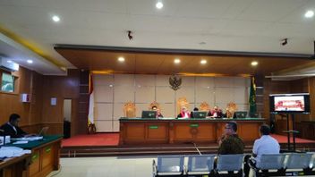 Testifying At The Court, Head Of Bandung City Transportation Agency Dadang Darmawan Admitted That He Participated In The Project And Then Received Fee Money