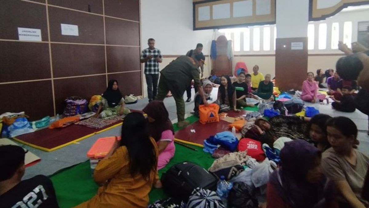 Flood Refugees in Kudus Increased to 1,822 Souls