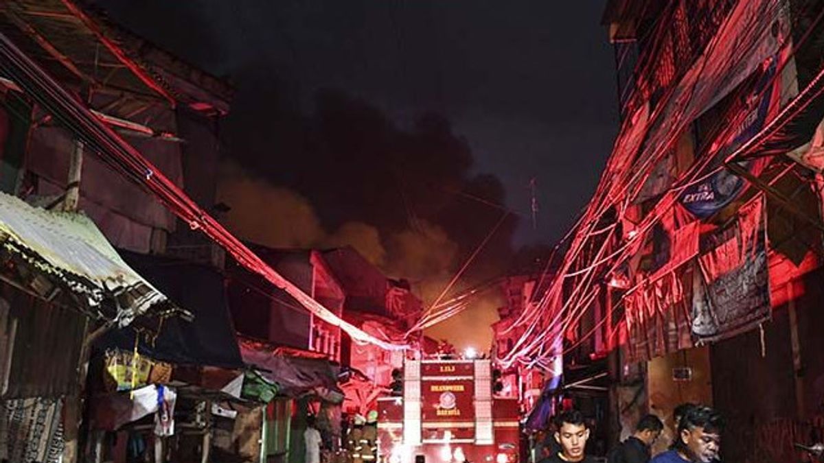 يتسبب حادث حريق مستودع بلومبانج في إزالة مدير دعم الأعمال في بيرتامينا ديدي سوناردي