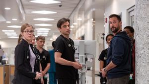 Musim Kedua Baru Rilis, Serial <i>The Pitt</i> Lanjut Musim Ketiga