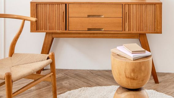 7 Tips Membersihkasn Furnitur Kayu agar Terlihat Baru