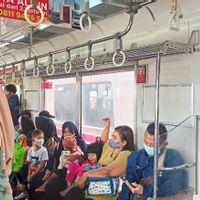 Penumpang KRL Jabodetabek Masih Diwajibkan Memakai Masker Selama Perjalanan