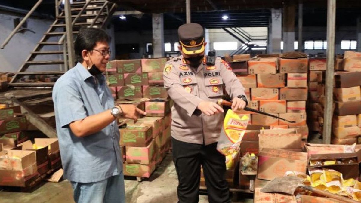 Polres Kediri Lakukan Sidak Minyak Goreng di Gudang Distributor, Stok Aman