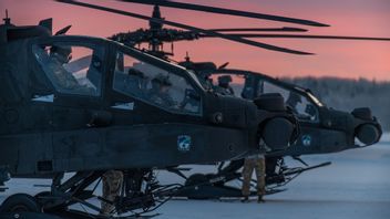 为了加强北约东翼，拜登总统派遣了数百名士兵，F-35战斗机和AH-64阿帕奇攻击直升机