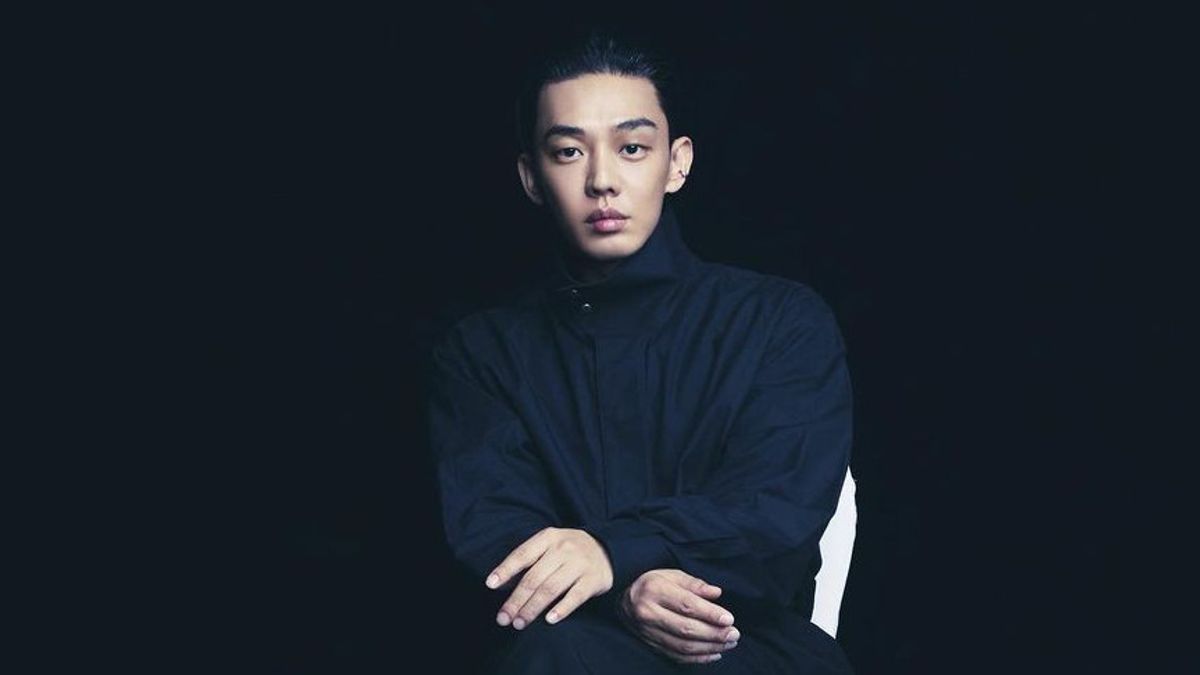 The Figure Of A Man Who Is Rumored To Be Yoo Ah In's Lover Appears Again