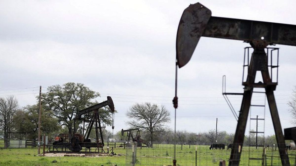 World Oil Prices Various Amid US Inventory Data And Economic Concerns