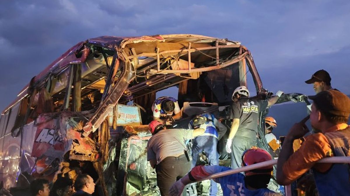 Four People Died In Bus Accident On Pandaan-Malang Toll Road