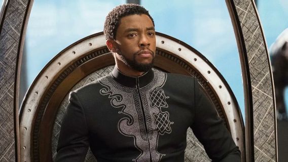 Diwakili Adik, Chadwick Boseman Terima Penghargaan Disney Legend