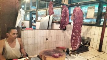 渗透每公斤15万印尼盾，Slipi市场的牛肉销售商抱怨营业额下降了50%