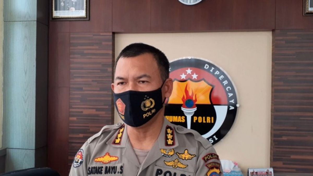 رئيس غرب سومطرة BPBD فحص من قبل الشرطة لمدة 7 ساعات من اختلاس الأموال COVID-19