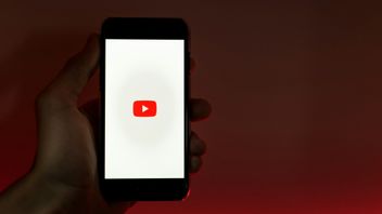 The Danger Of Children Watching YouTube Shorts That Parents Need To Watch Out For