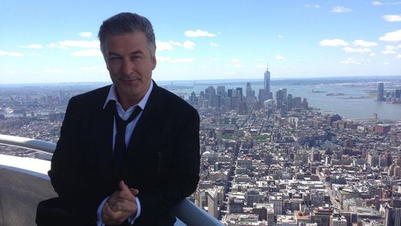 Sutradara <i>Rust</i> Ungkap Alec Baldwin Sangat Berhati-hati dengan Senjata