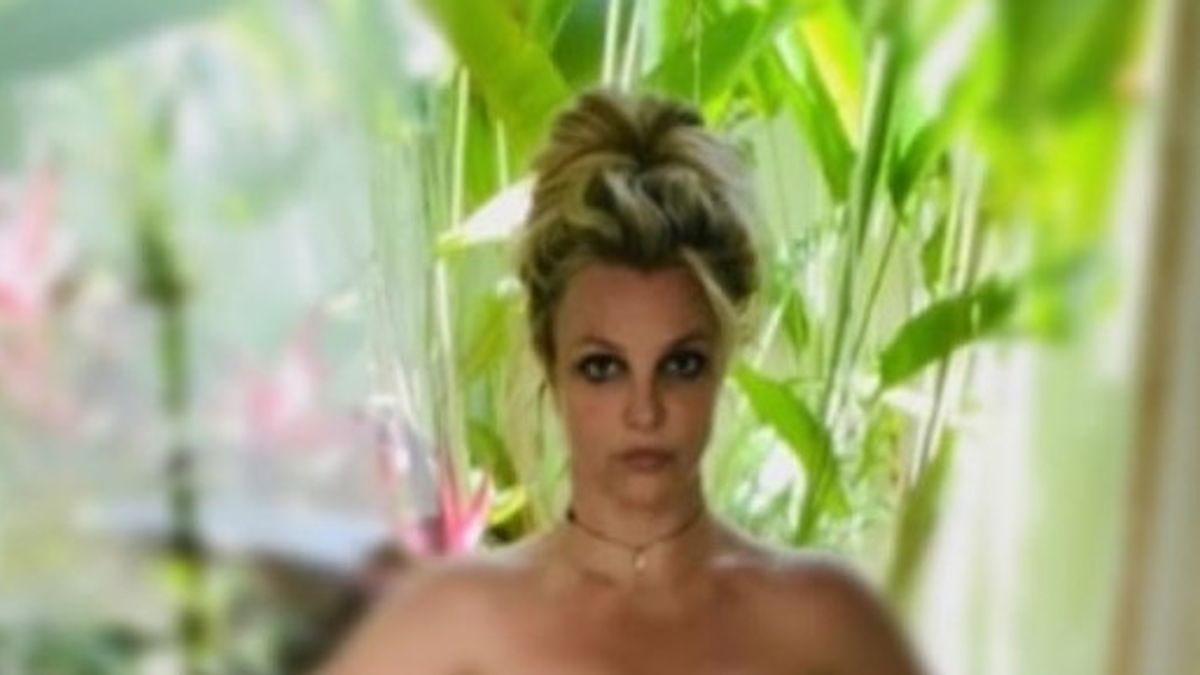 Ini Foto Britney Spears Tanpa Busana yang Memancing Kontroversi